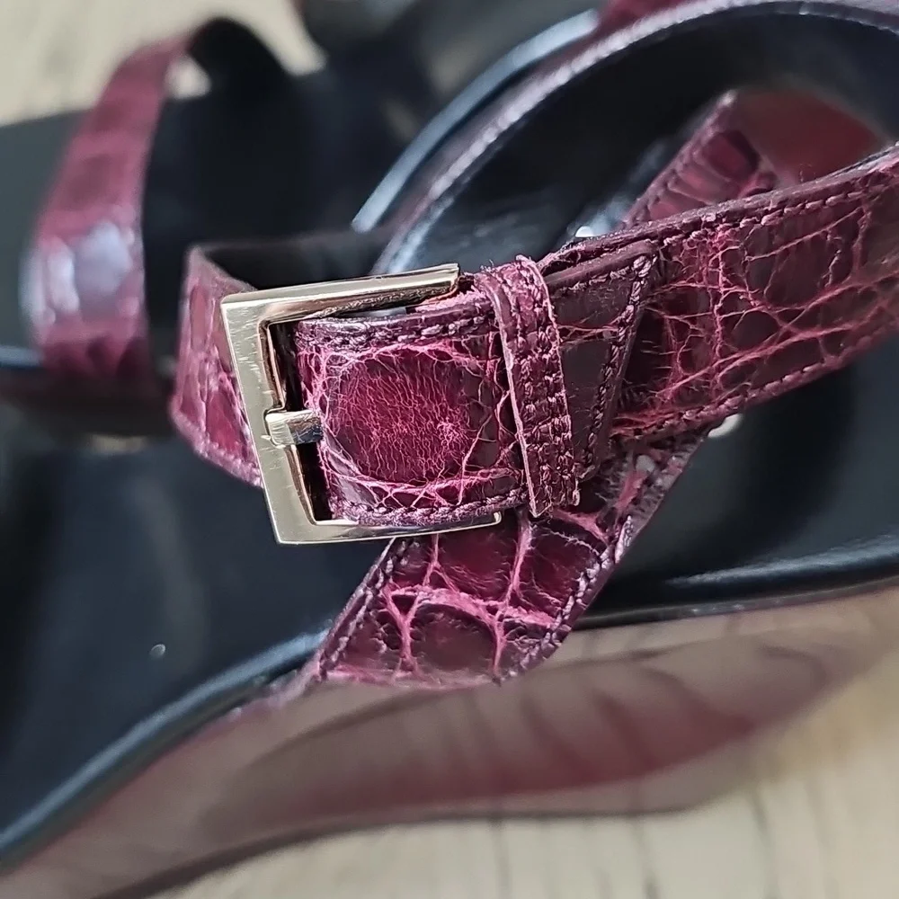 Gucci Women's Burgundy Sandals Size 7 - Picture 4 of 11